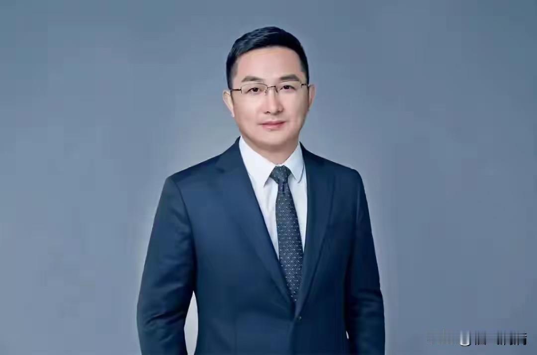 京东工业这波换帅，
最耐人寻味的不是宋春正走了，
而是接任他的人选。

王培暖，