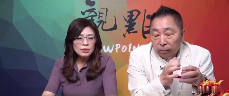 龙哥说话也太直接了。

当她说“我们创造一个全新的典范……”时，

龙哥没等她吹