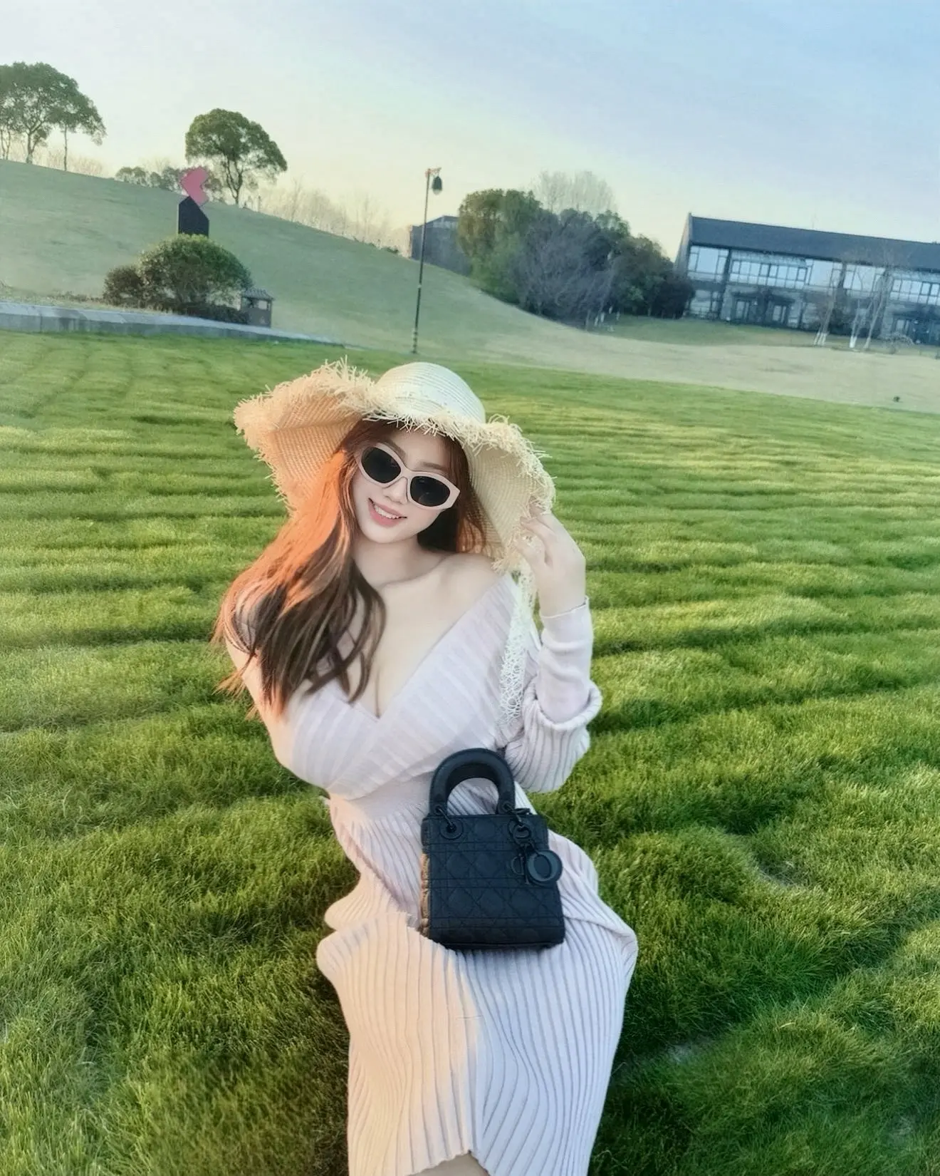 她不属于你的每一刻都很迷人