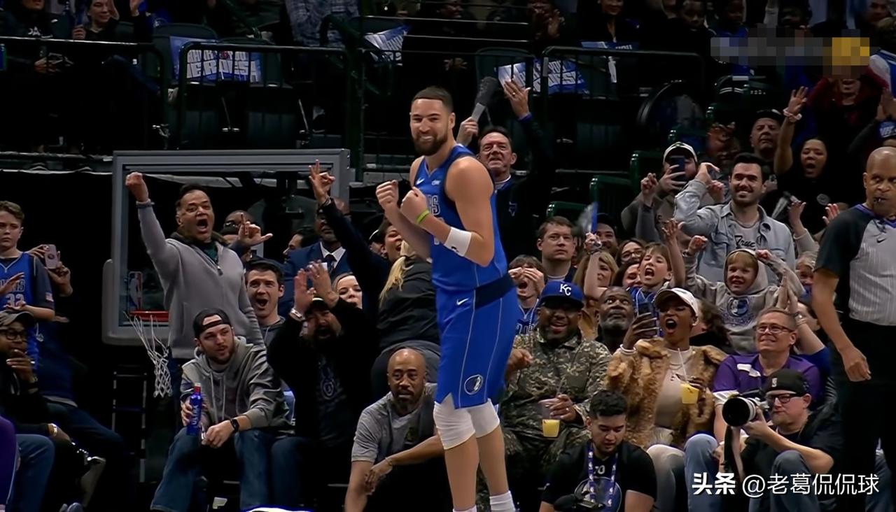 恭喜独行侠球星汤普森重回联盟顶级3D行列！在今天独行侠主场迎战爵士的比赛中，目前