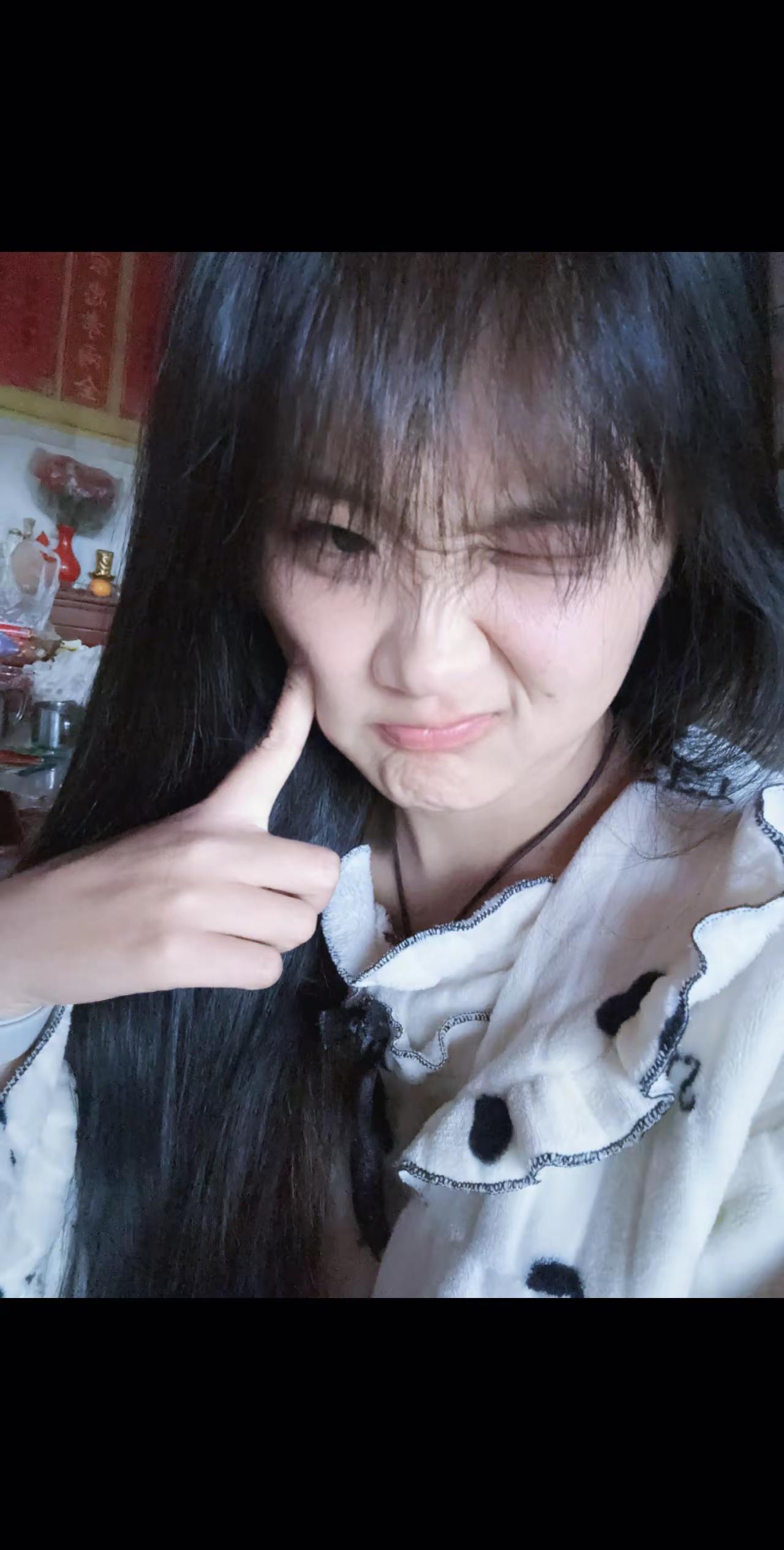 初几来我家 原相机的自己 古着ootd 猛女必备 06的都长什么样