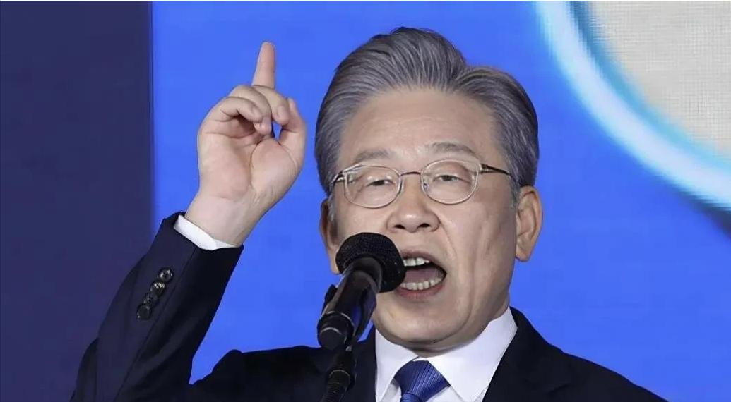 服了！九三阅兵这手牌，打得真叫一个漂亮。朝方领导人突然访华观礼，这步棋让整个东北