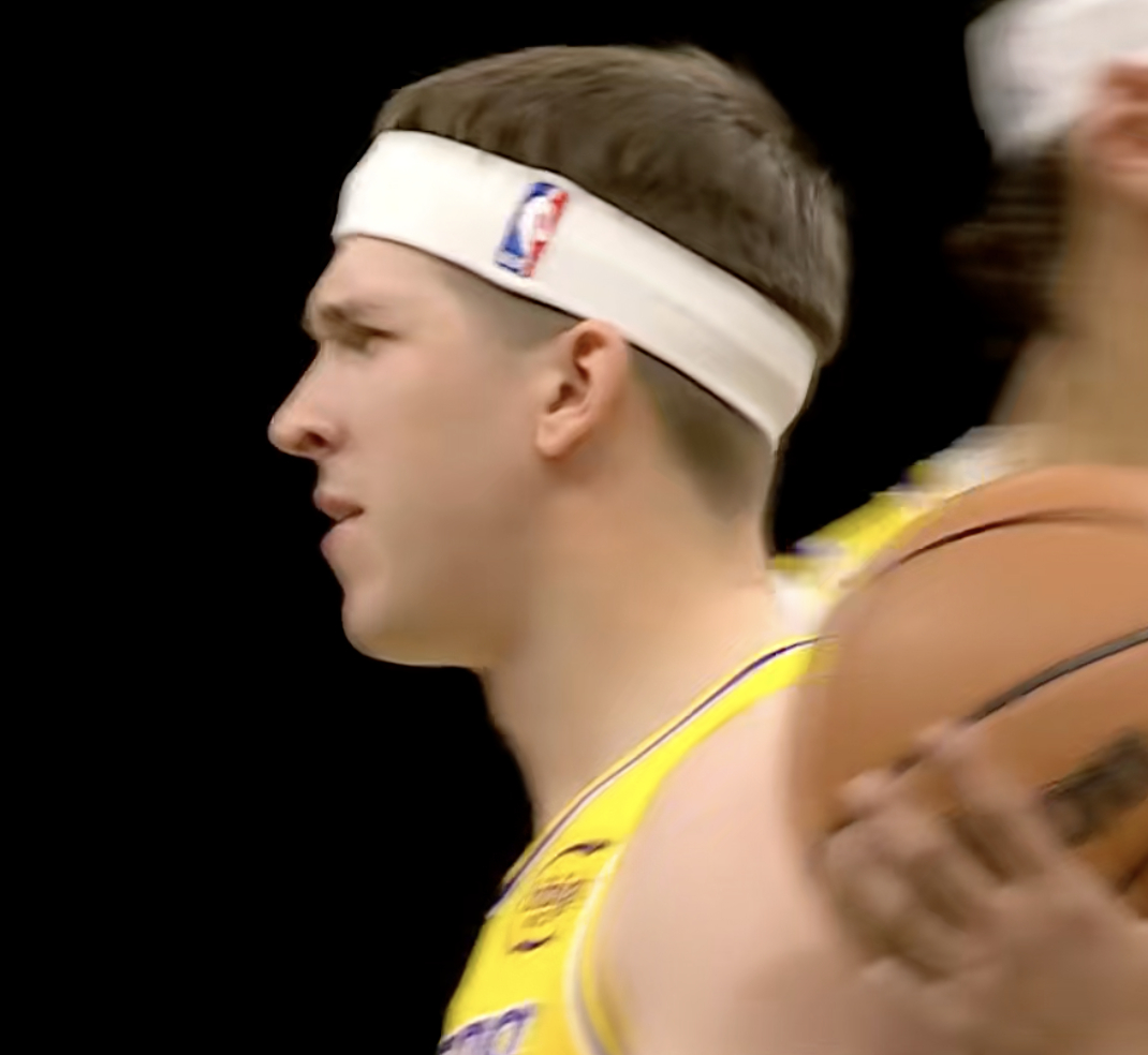 如何评价？今天的里夫斯：9投3中 三分球5中1 罚球10中815分4篮板1助攻2