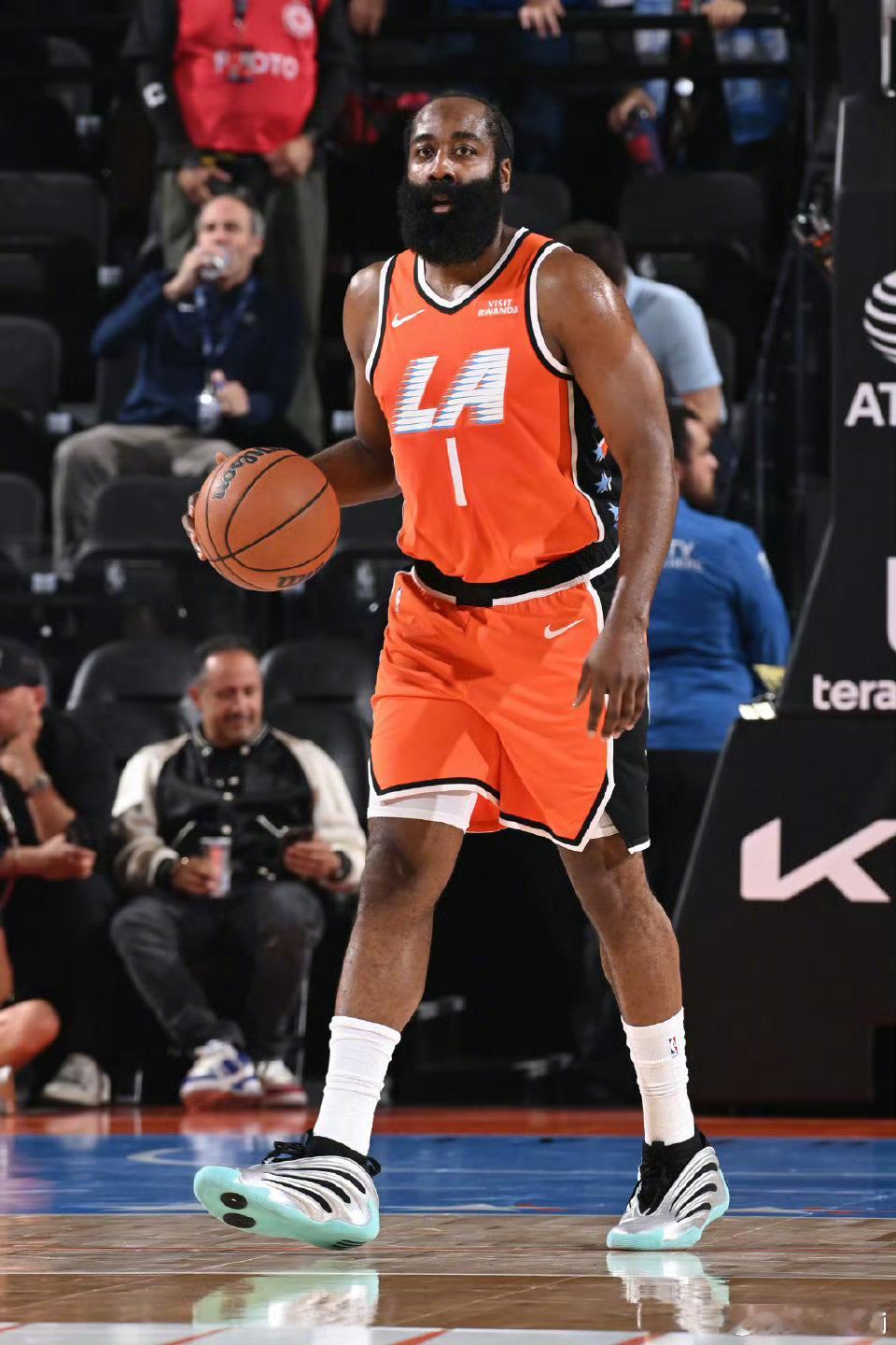 vs掘金 23分8板5助 W3L8[11/82]6连败了。个人发挥中规中矩，外线