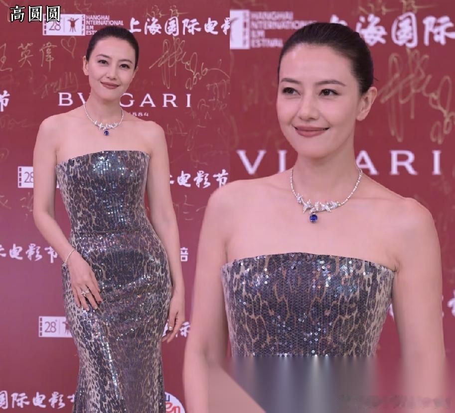 高圆圆这次的红毯造型 其实很好地证明了一件事 那就是，即便没有顶级的化妆师，骨相