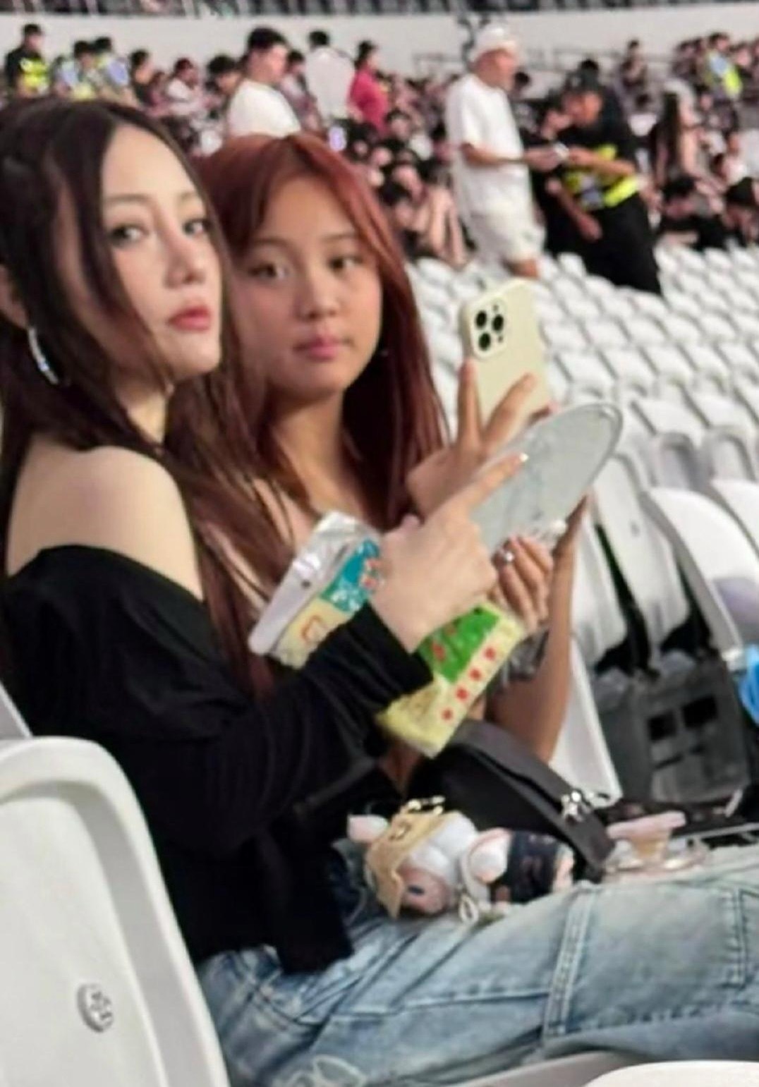 李小璐是真的喜欢说唱啊！！！甜馨去看侃爷演唱会 ​​​