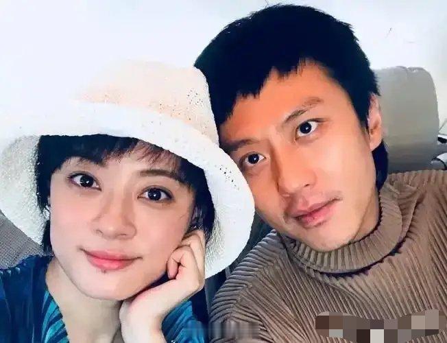 刘大锤曝孙俪邓超跟路人吵架一向以好脾气著称的孙俪和邓超被曝与人吵架，了解后发现原