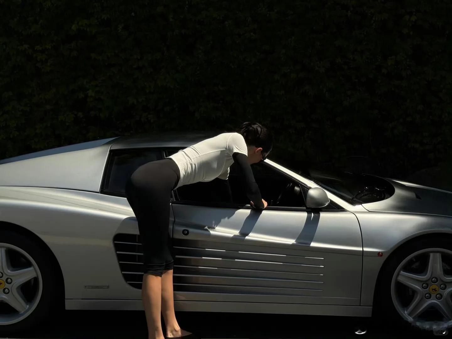 Kendall购入法拉利512Testarossa！手波V12，丫够燥的！大v聊