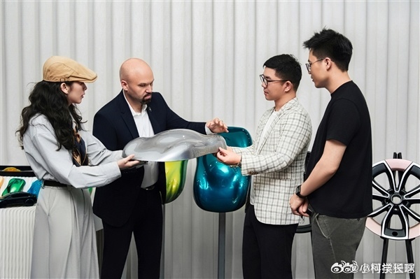 高端新能源赛道比拼早已从智驾、三电延伸至造型设计，智界这次人才引进精准踩中行业风