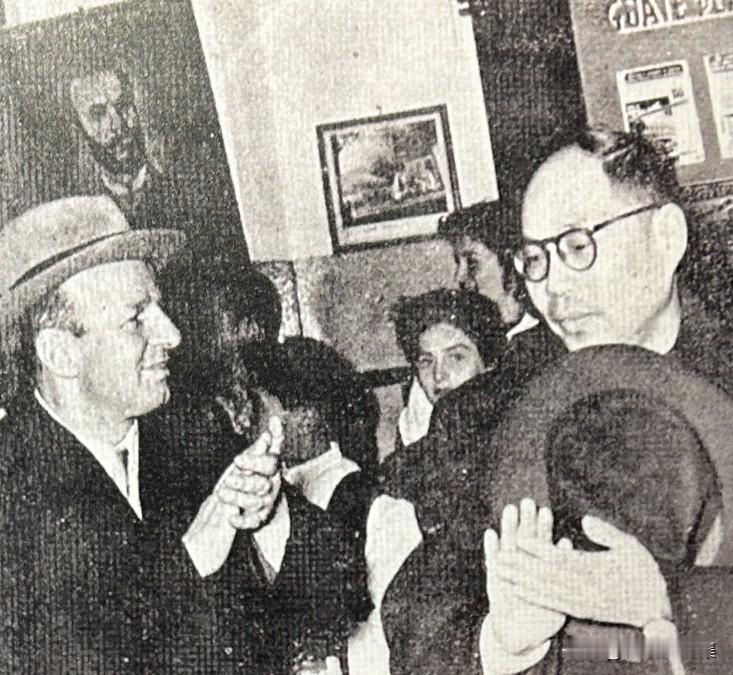 1955年，蒋南翔（右二）率中国原子能代表团访问苏联门德列也夫化工学院的老照片。