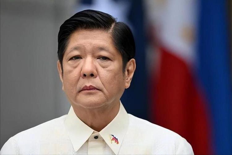 估计很多人都想问，菲律宾到底凭什么这么嚣张，一次次挑战中方底线。

就在前不久，