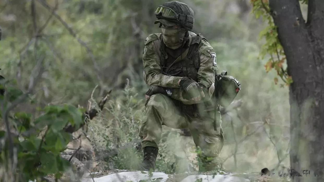 俄国民卫队人员一周内在卢甘斯克人民共和国的藏匿处发现5.3万多发弹药

来源:俄