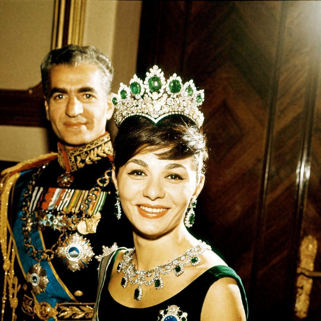 伊朗末代王后法拉赫·巴列维还活着呢！

1938年出生的她快90岁了，最近她接受