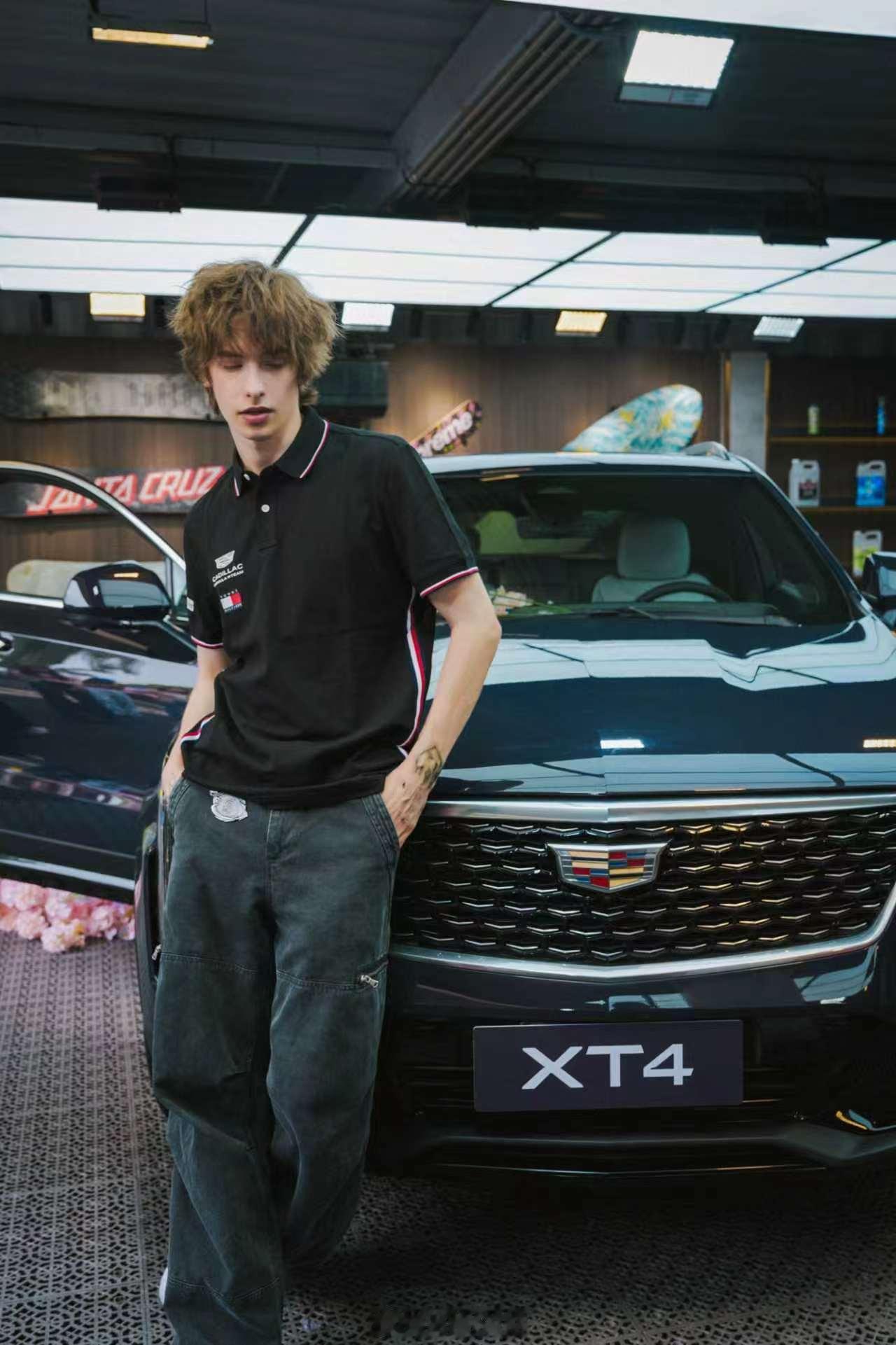 朋友让我把头发搞成这样...哈哈哈哈这对吗？