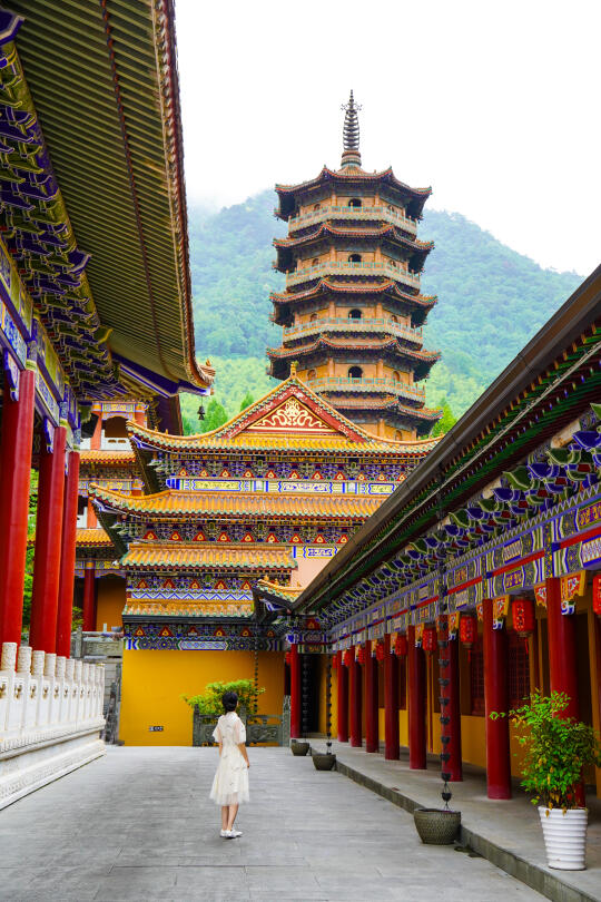别只去灵隐寺了！这座冷门古寺人少更好拍
