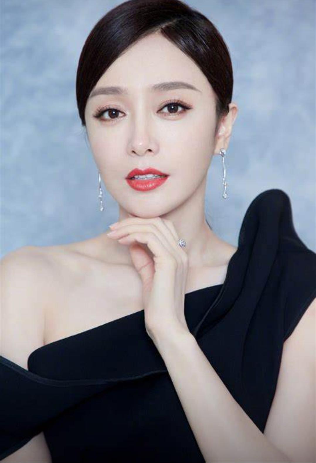 官媒发文，曝光王思聪与秦岚真实关系，原来黄圣依一个字都没说错娱乐 明星