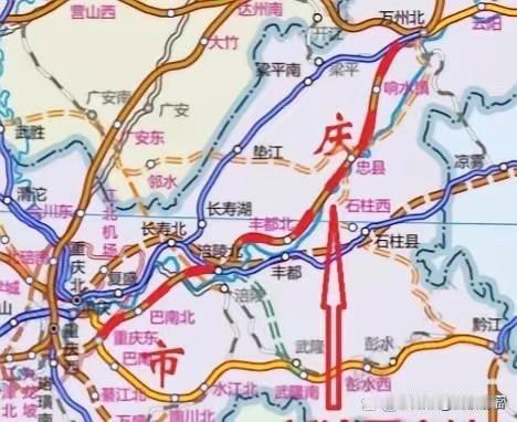渝万高铁铺轨
四月初渝万高铁全线开始铺轨，明年上半年开通运营概率很大，新渝万高铁