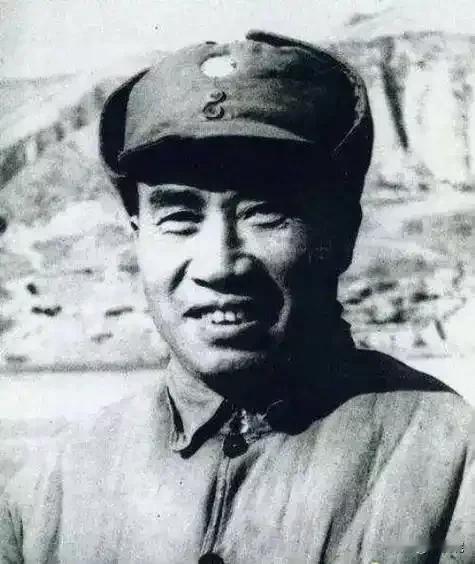 1948年5月，朱德去濮阳帮助三野整军，那时候，刚明确粟裕的领导地位，但是由于其