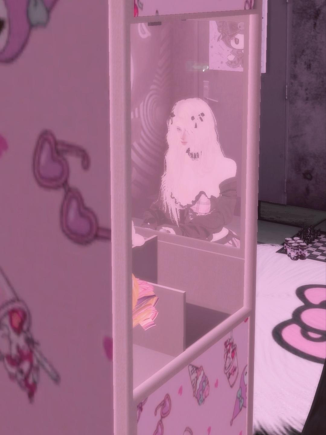 IMVU 新买的脸脸和衣服