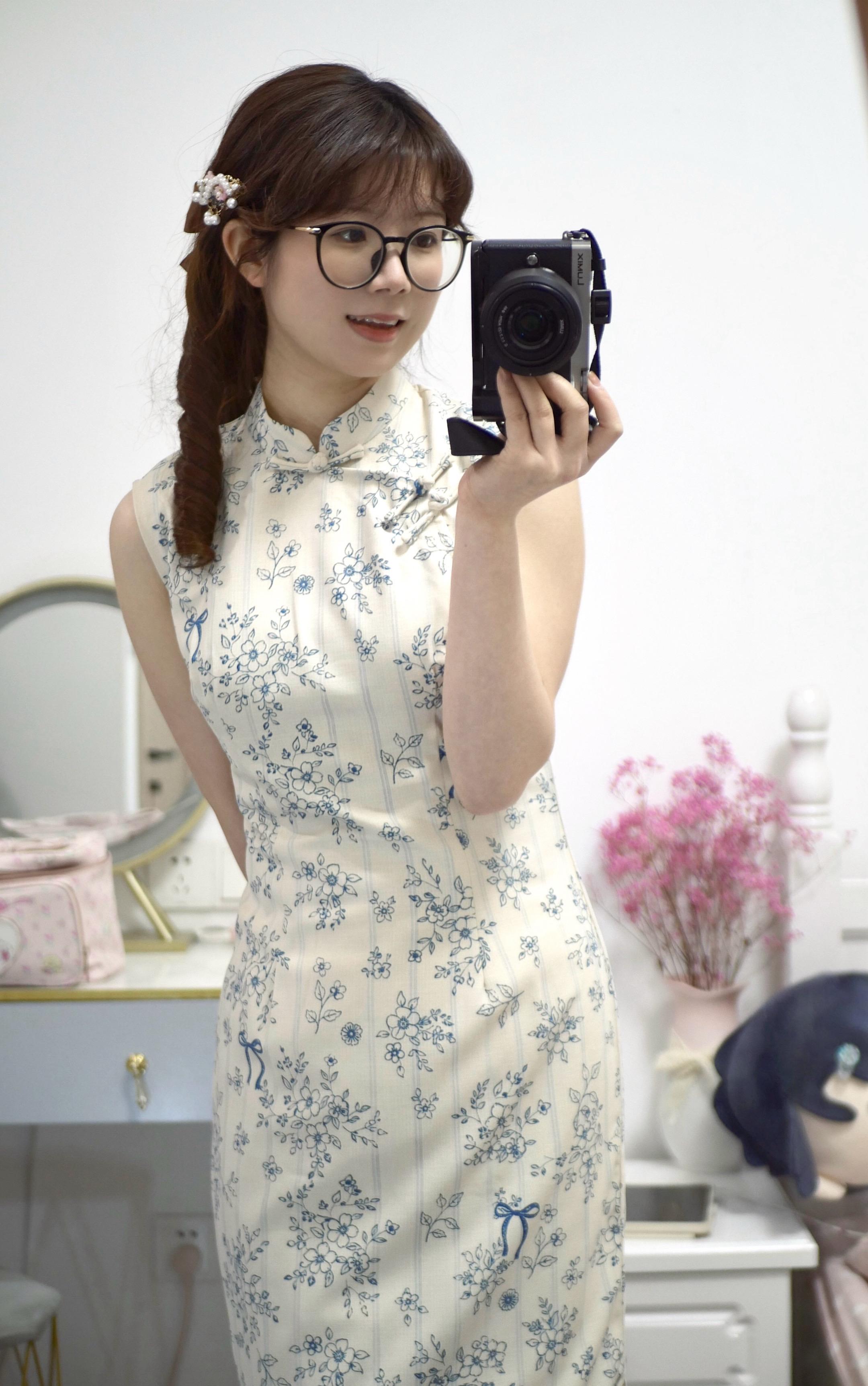 特别有少女感的碎花蝴蝶结旗袍～👗花满絮