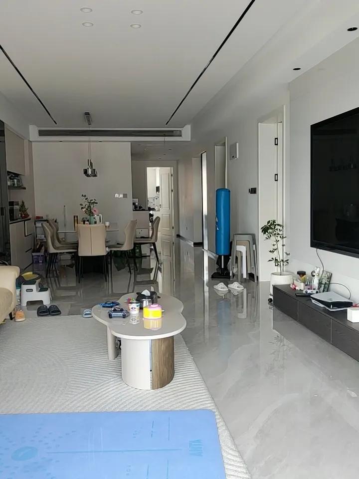 今年五一你在哪个城市我在上海，有上海居住证，住在孩子家。只可惜这个五一不能外出游