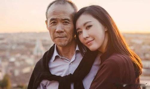关税永远都是同等的，加收100%关税只会害人害己，导致双方的贸易进入死胡同，
 