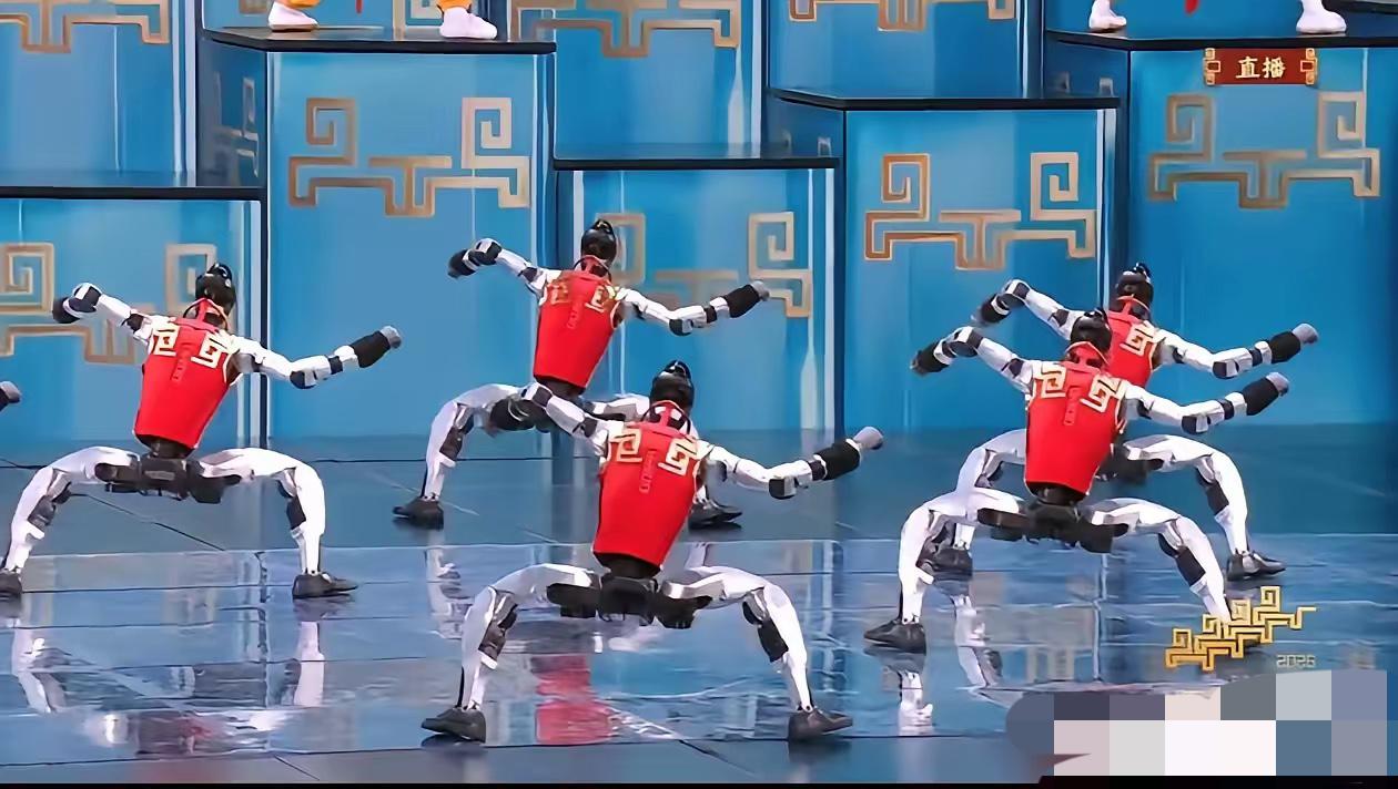 新加坡《联合早报》都在关注！马年春晚四家人形机器人同台亮相，直接刷新春晚科技含量