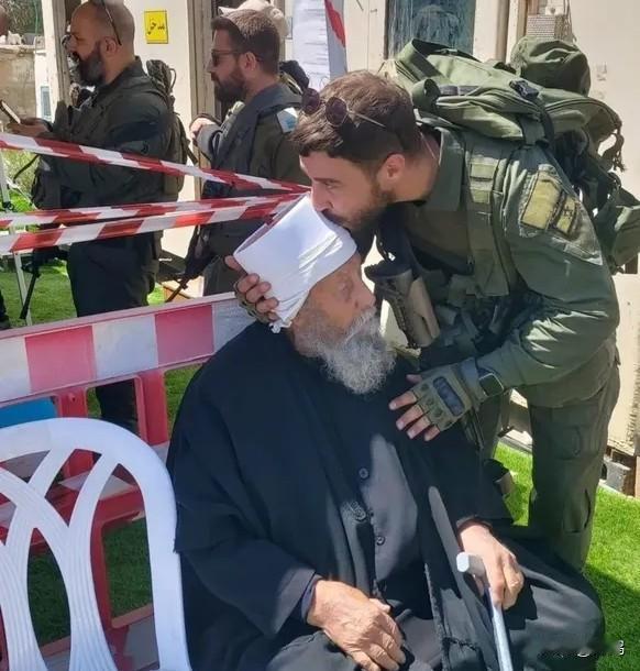 以色列没你们想象的那么厉害，他只不过是务实不务虚，当人们在谴责以色列反对两国方案