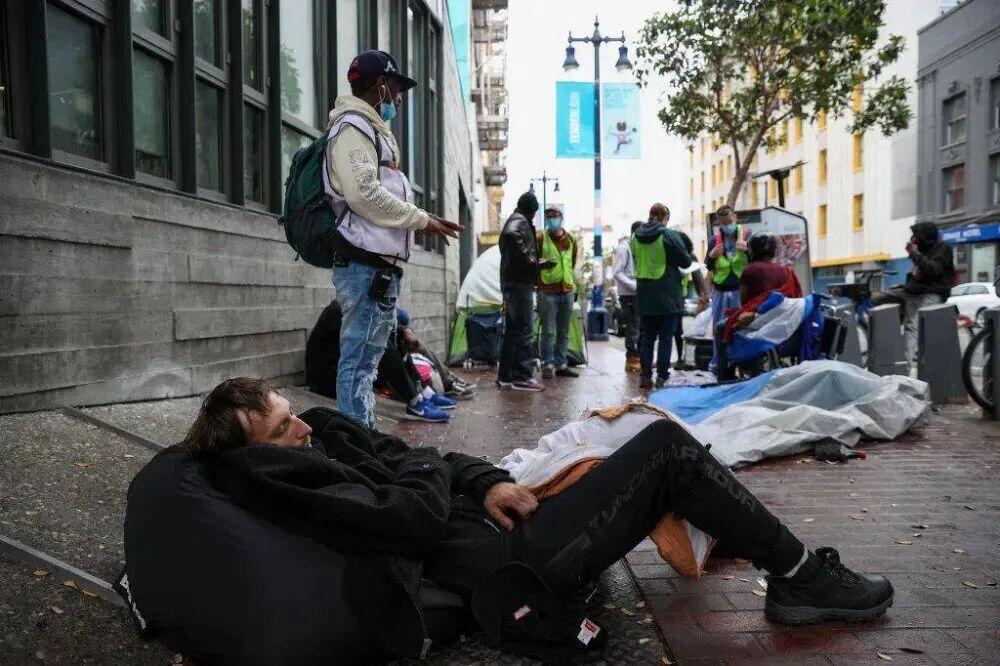 这几天，关于“斩杀线”的文章火了，在大洋对岸的国家，原来是有个“斩杀线”的，就算