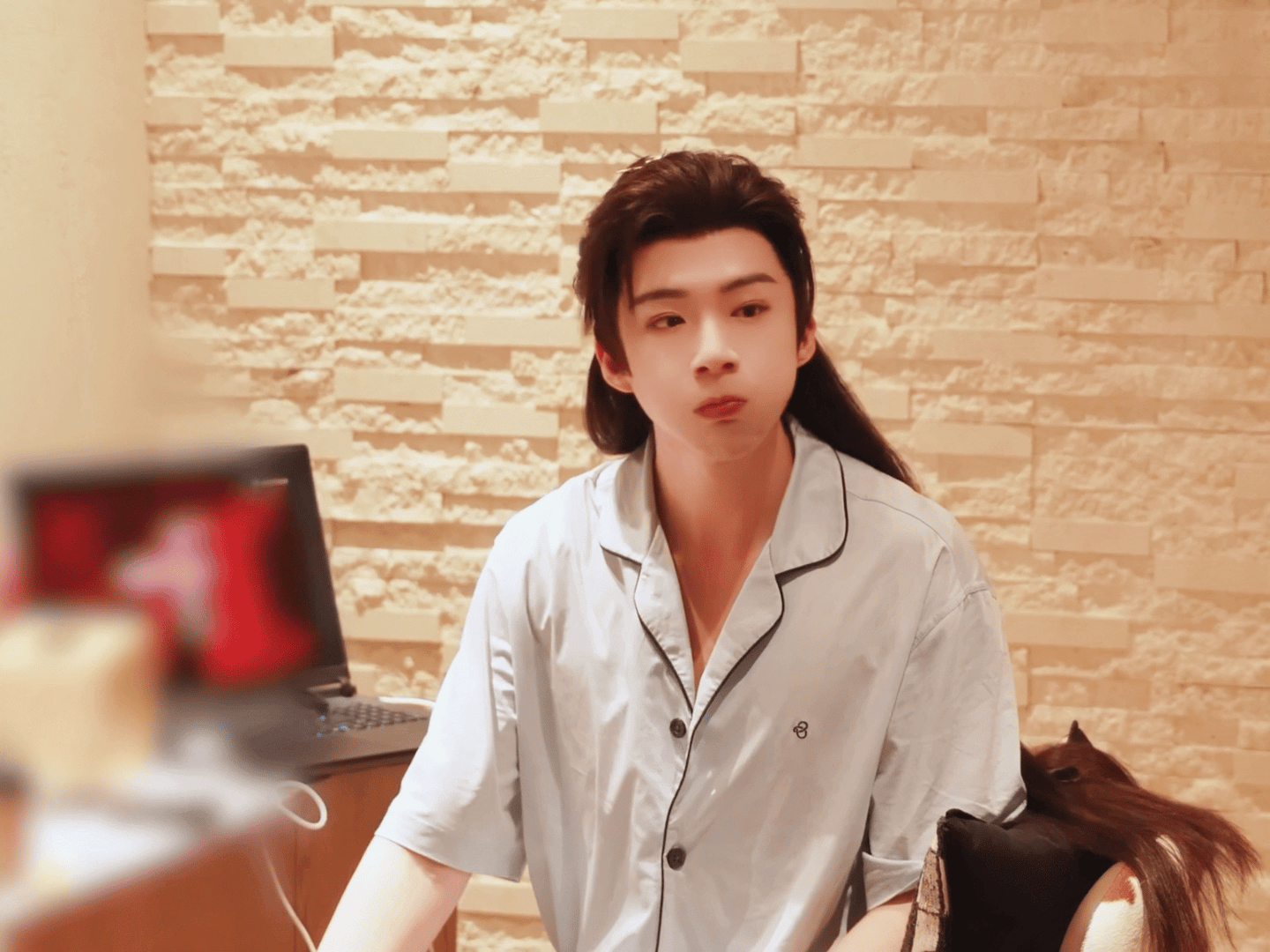 我想-摩登兄弟 我想我的点评：刘宇宁新歌我想巅峰潮流榜超会评摩登兄弟刘宇宁 眼中