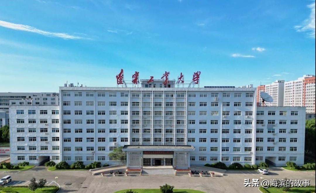 某些博士对锦州还是有偏见的，锦州不是五线城市，是四线城市，五线城市哪能有那么多大