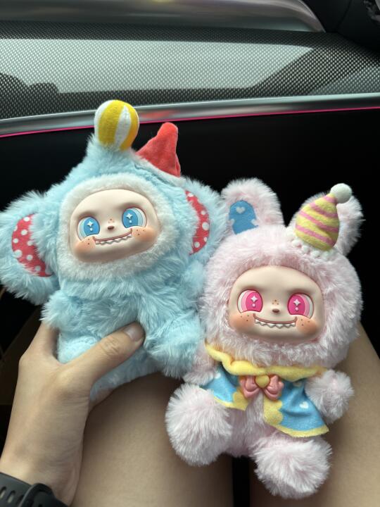 老公给我买的Labubu总觉得哪里奇怪～