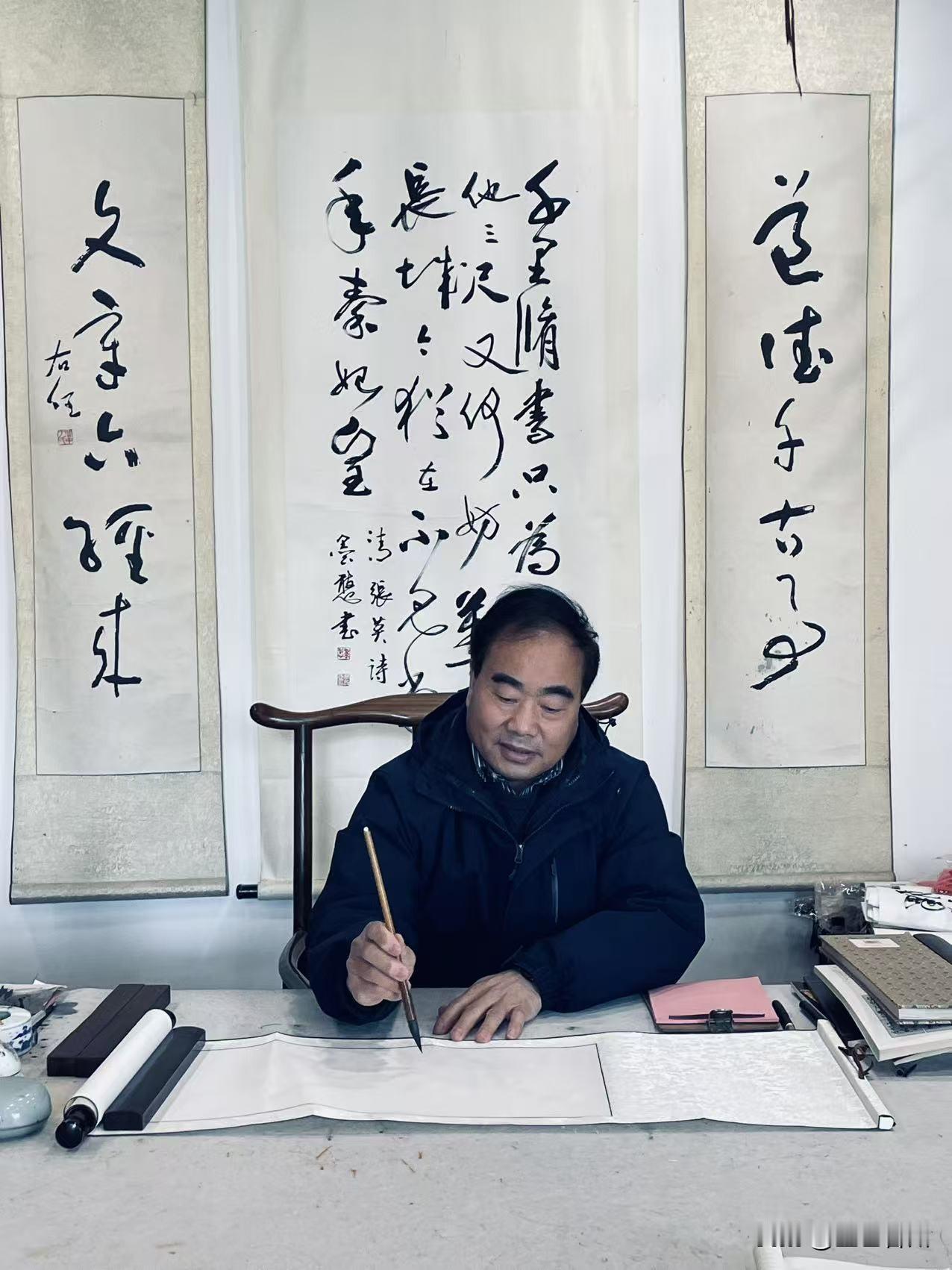 “外卖诗人”王计兵的诗歌魅力十足，关键就在于取材于基层生活。他将外卖员日常的奔波