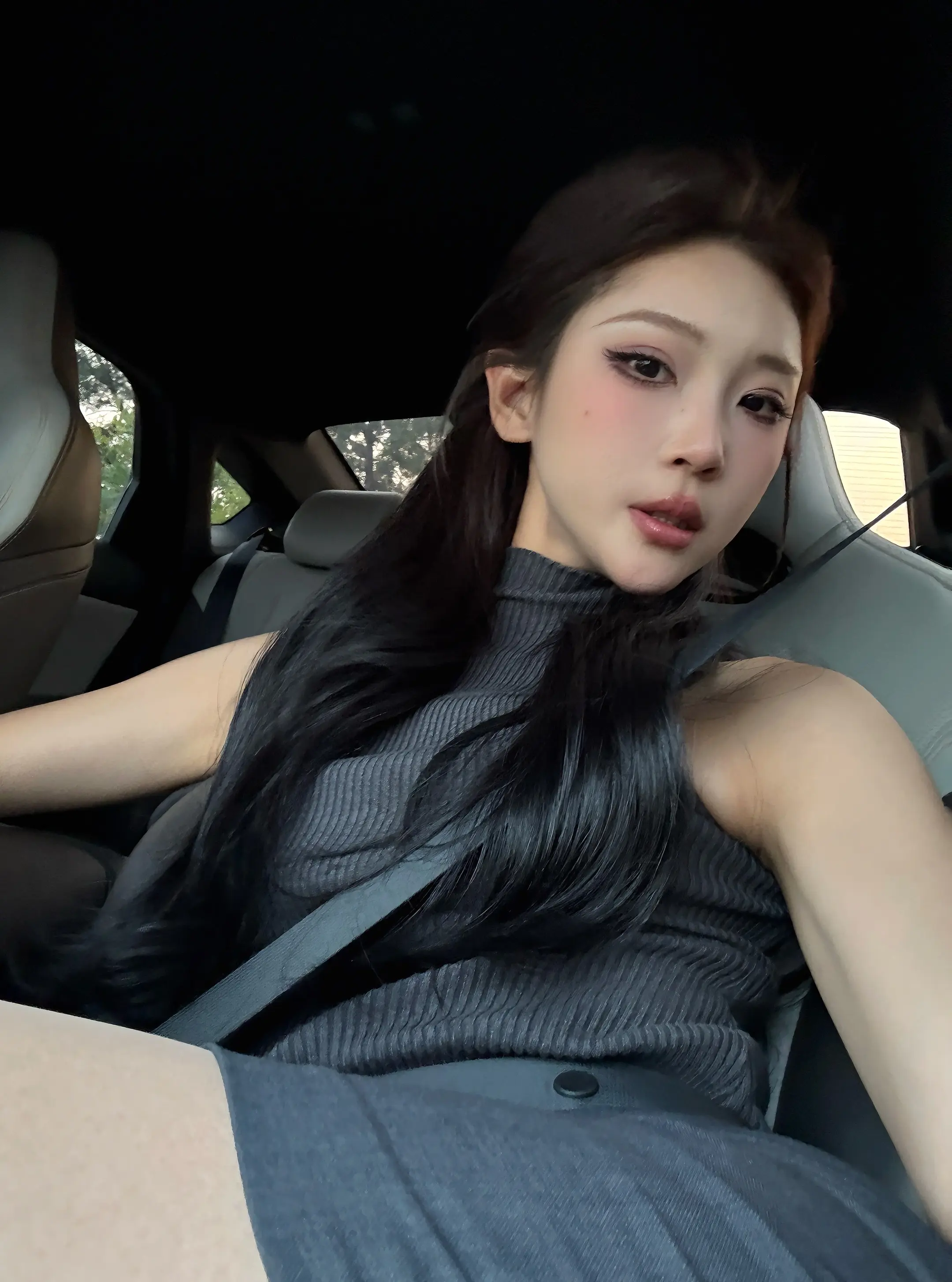 为了这首歌，整了两张照片。蔡徐坤新歌