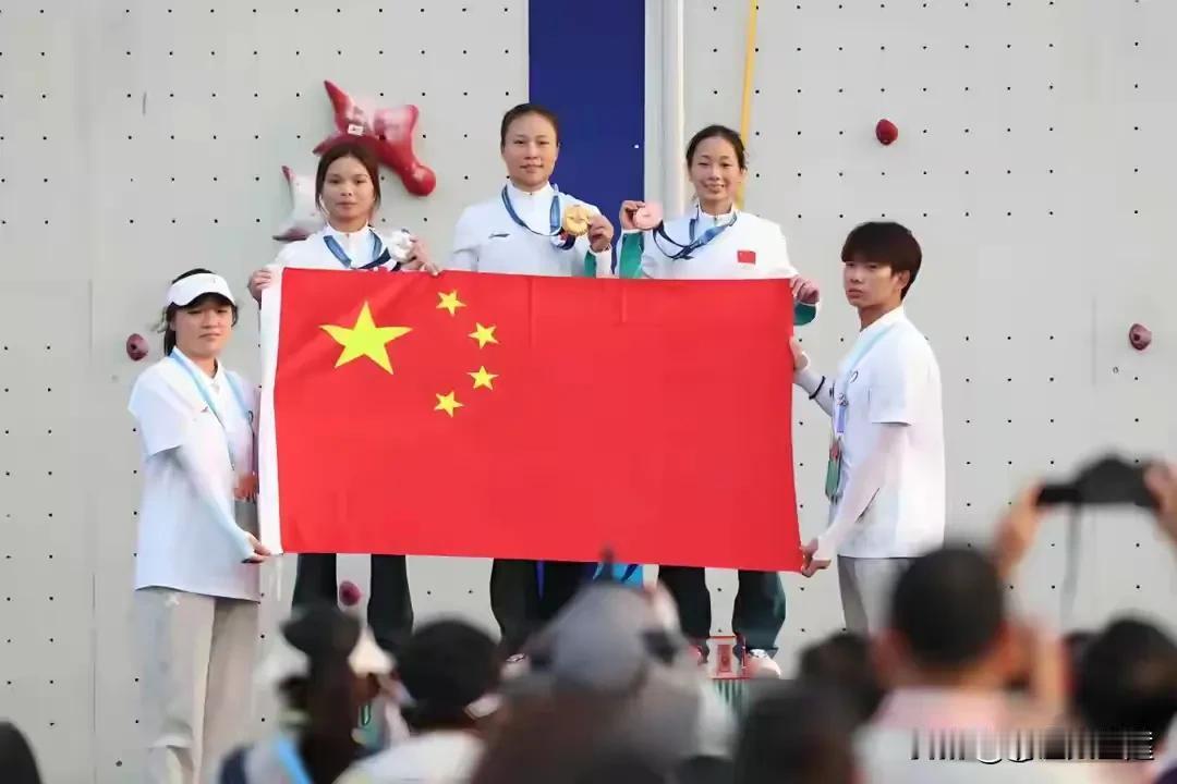 8月17日晚，成都世运会已落下帷幕，可赛场上的精彩瞬间仍令人回味。

榜上中国以