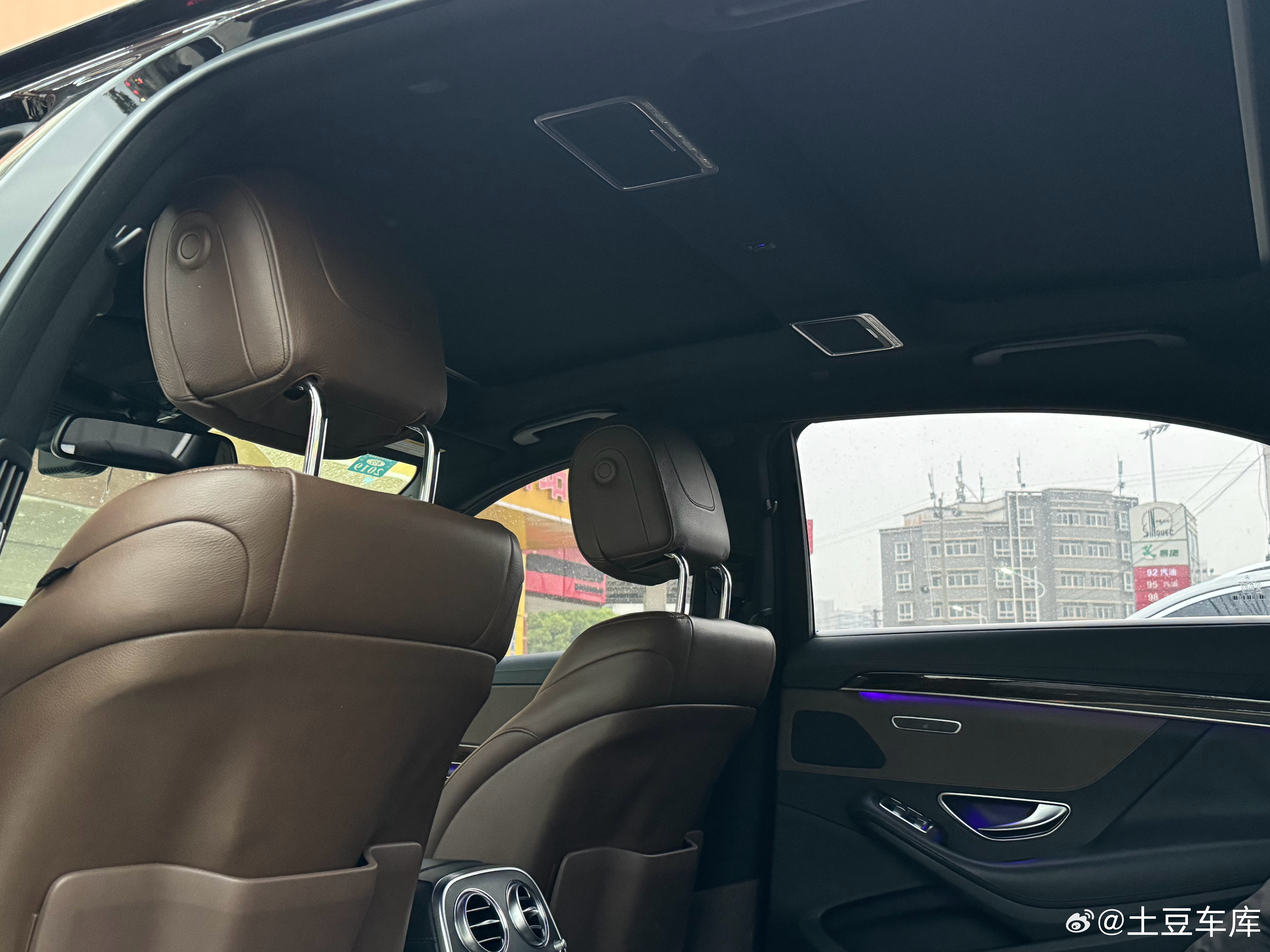 奔驰S320l到手2017年6月 个人一手21万公里 全车原版深圳大老板配司机座