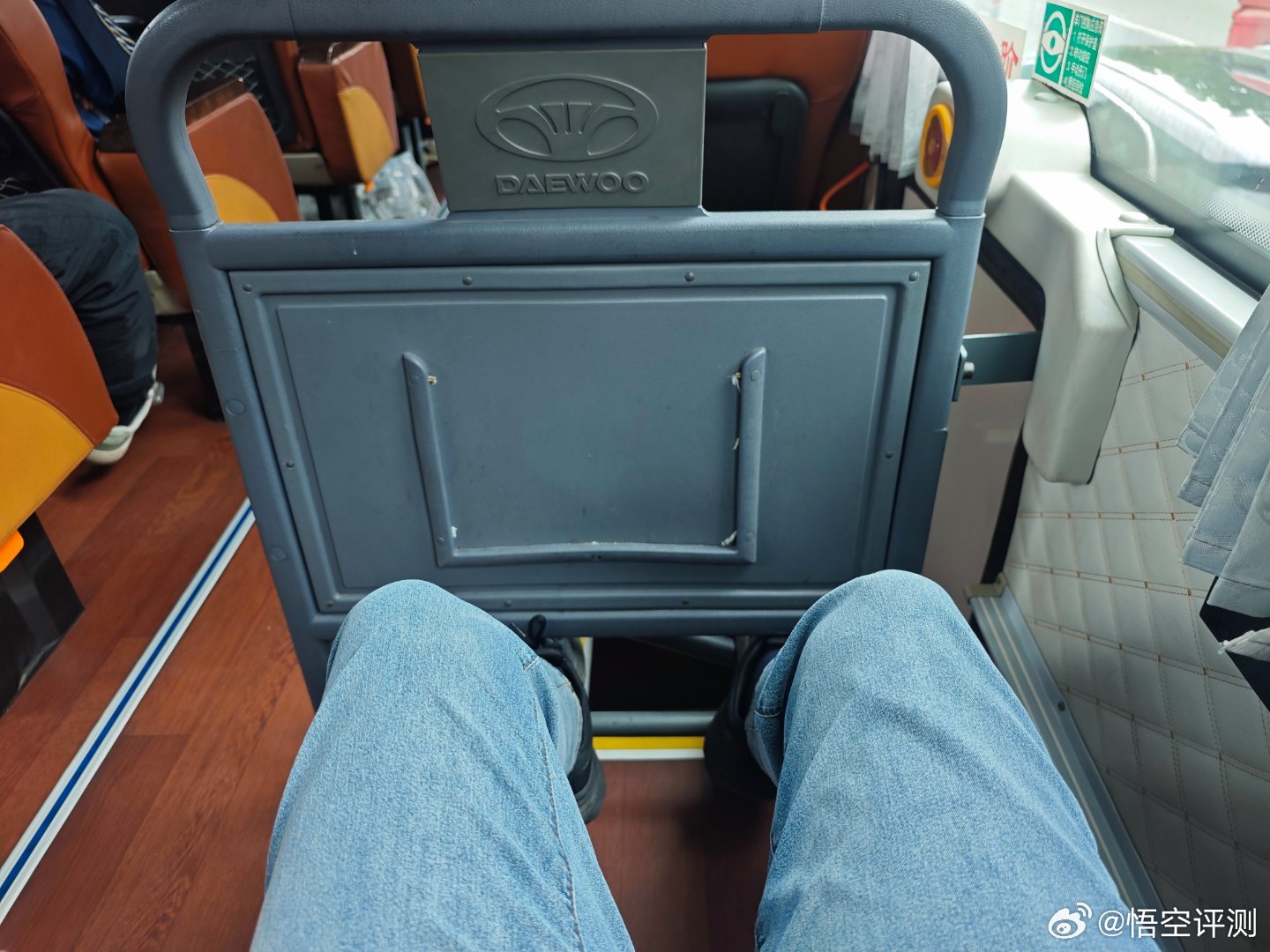 今天也算是出差吧，继续在路上~ 烟台