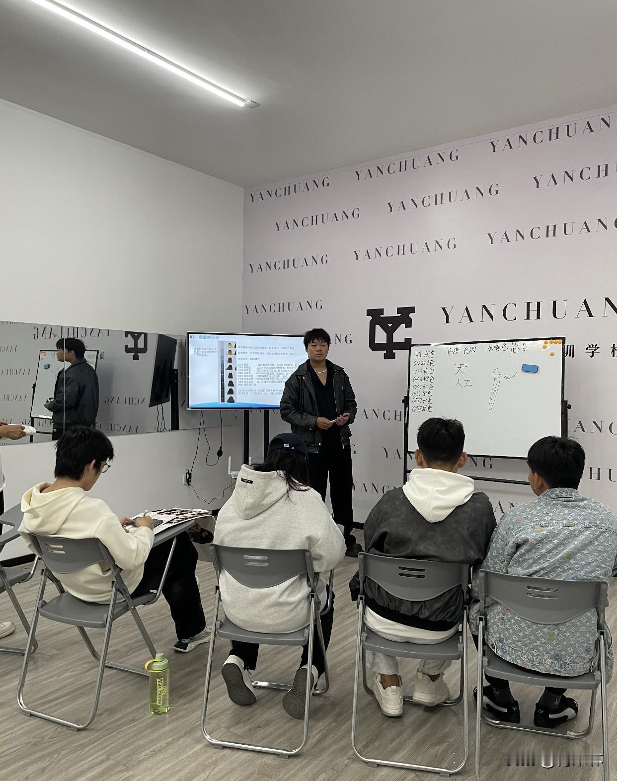 未来就业市场更看重学历还是技能未来就业市场，学历更像一块敲门砖，帮你跨过企业初步