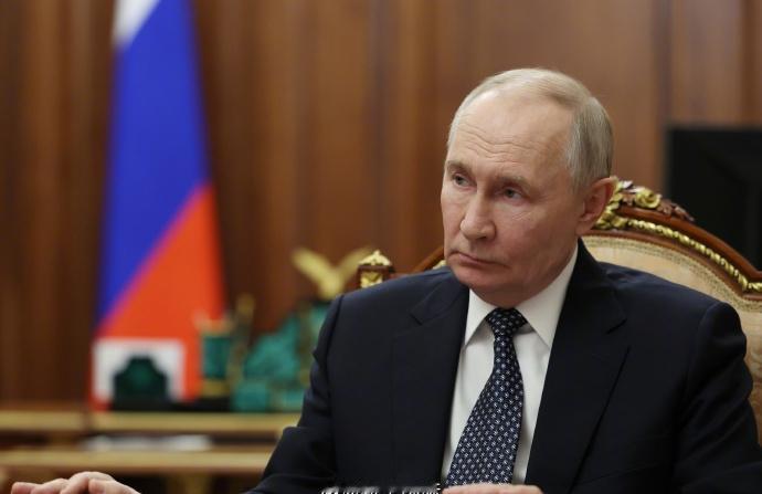 突发重磅！俄乌官宣32小时复活节全面停火！战火暂歇，和平真的要来了？
 
紧急快