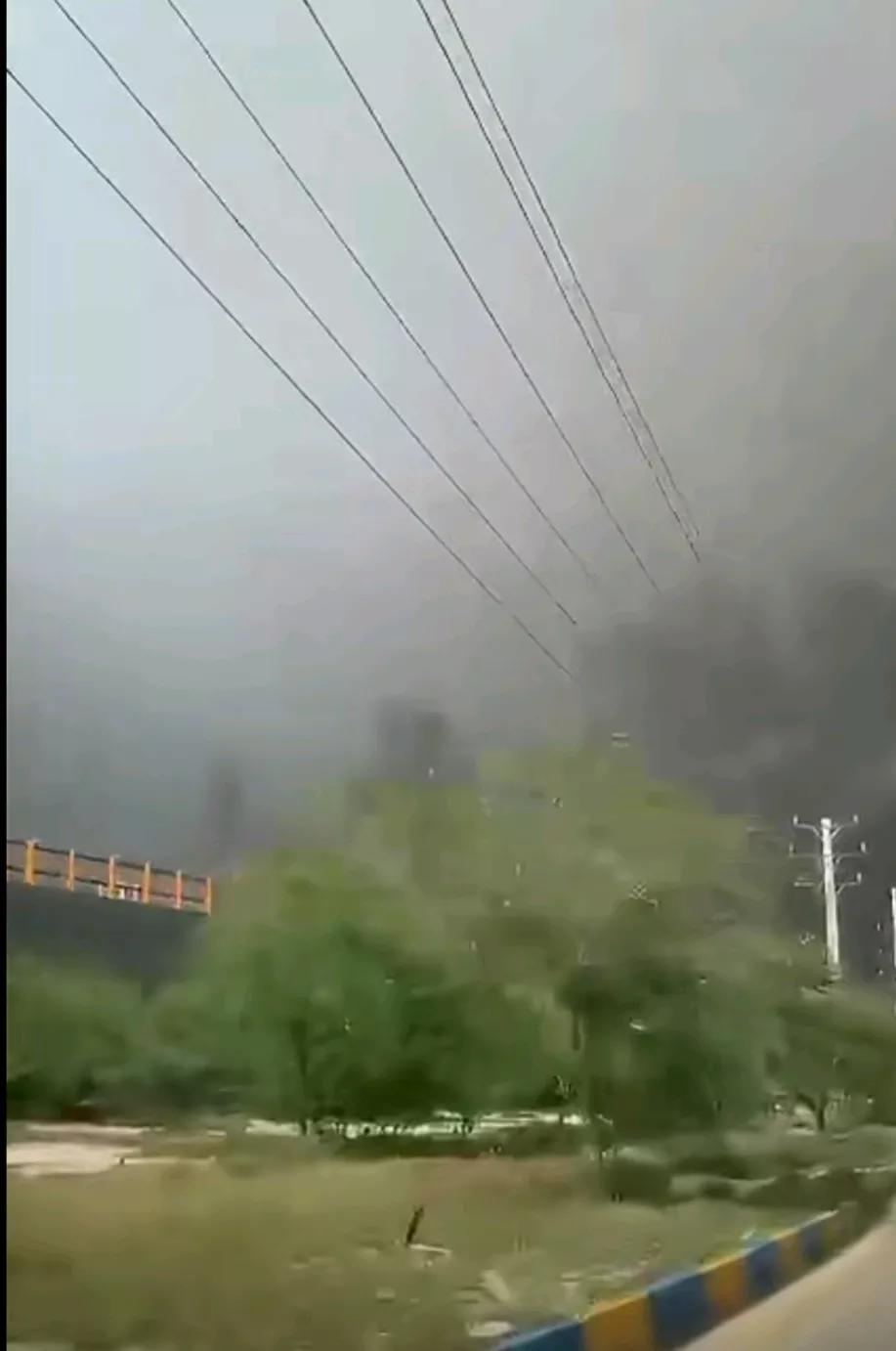 天空新闻消息，当地时间18日，伊朗法尔斯通讯社发文证实，位于该国布什尔省，伊朗最