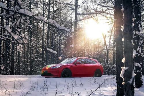 长途出行更舒适,开问界新M5 Ultra体验感拉满
以前开长途带家人出去玩,坐久