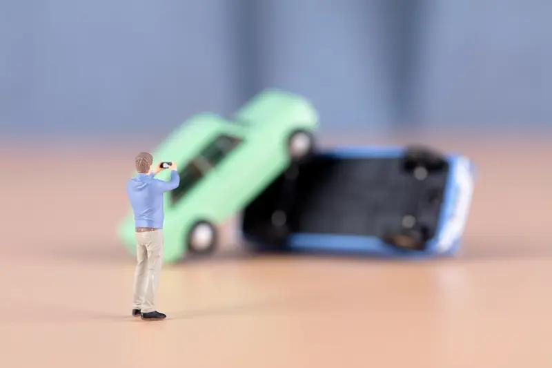 在城里造成交通事故的千万不要逃逸，当面真诚地道个歉，人家可能会放过你，顶多赔点小