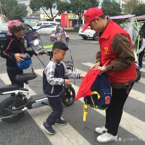 多地取消家长护学岗，官方回应称本就是非强制性的。事涉学生与学校，虽说不是强制，但