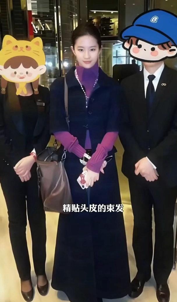 试问谁能躲过刘亦菲的颜值暴击？再普通的布景和穿搭都盖不住她的气质，五官柔和又大气
