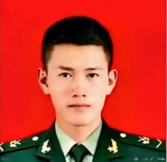 23岁的特战尖兵李天澳，在中印边境执行任务时英勇牺牲。🙏 ​ ​​​