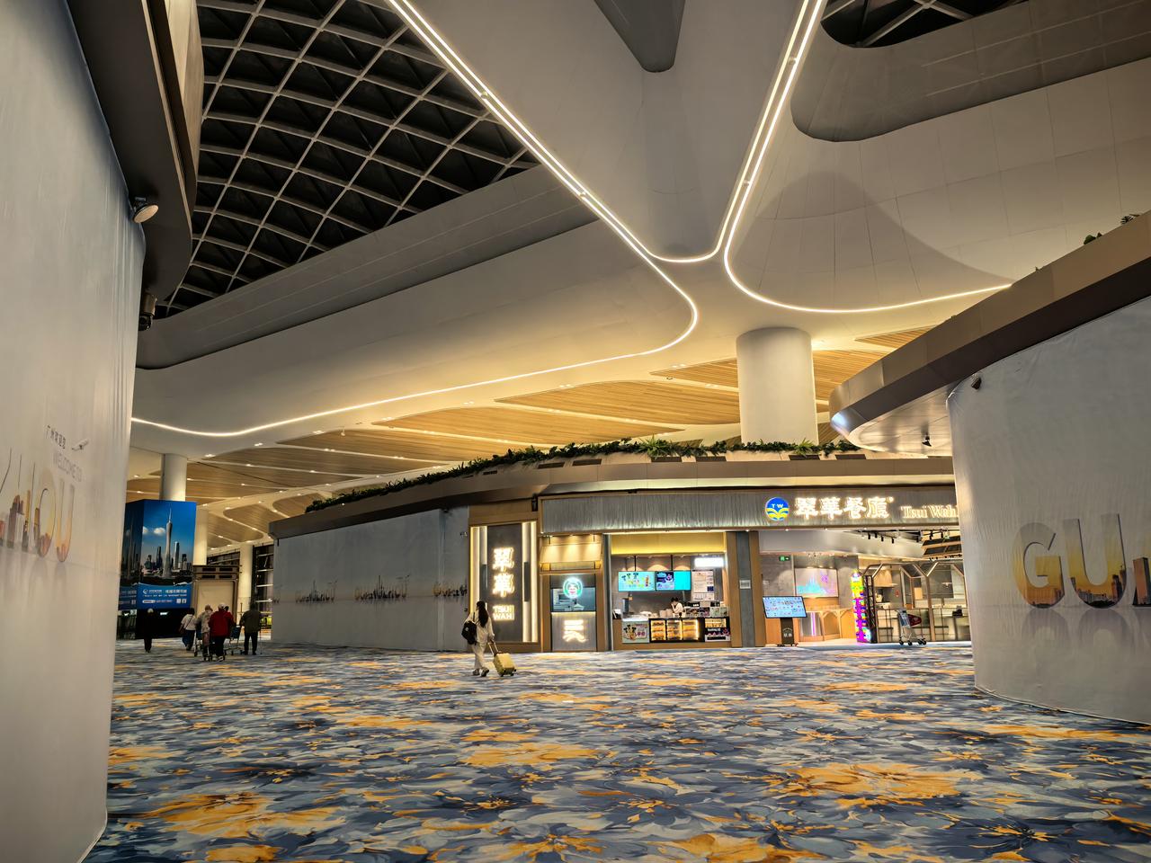 终于要离开伟大的祖国，到一个别的国家去了。马来西亚，我来啦[呲牙][呲牙]