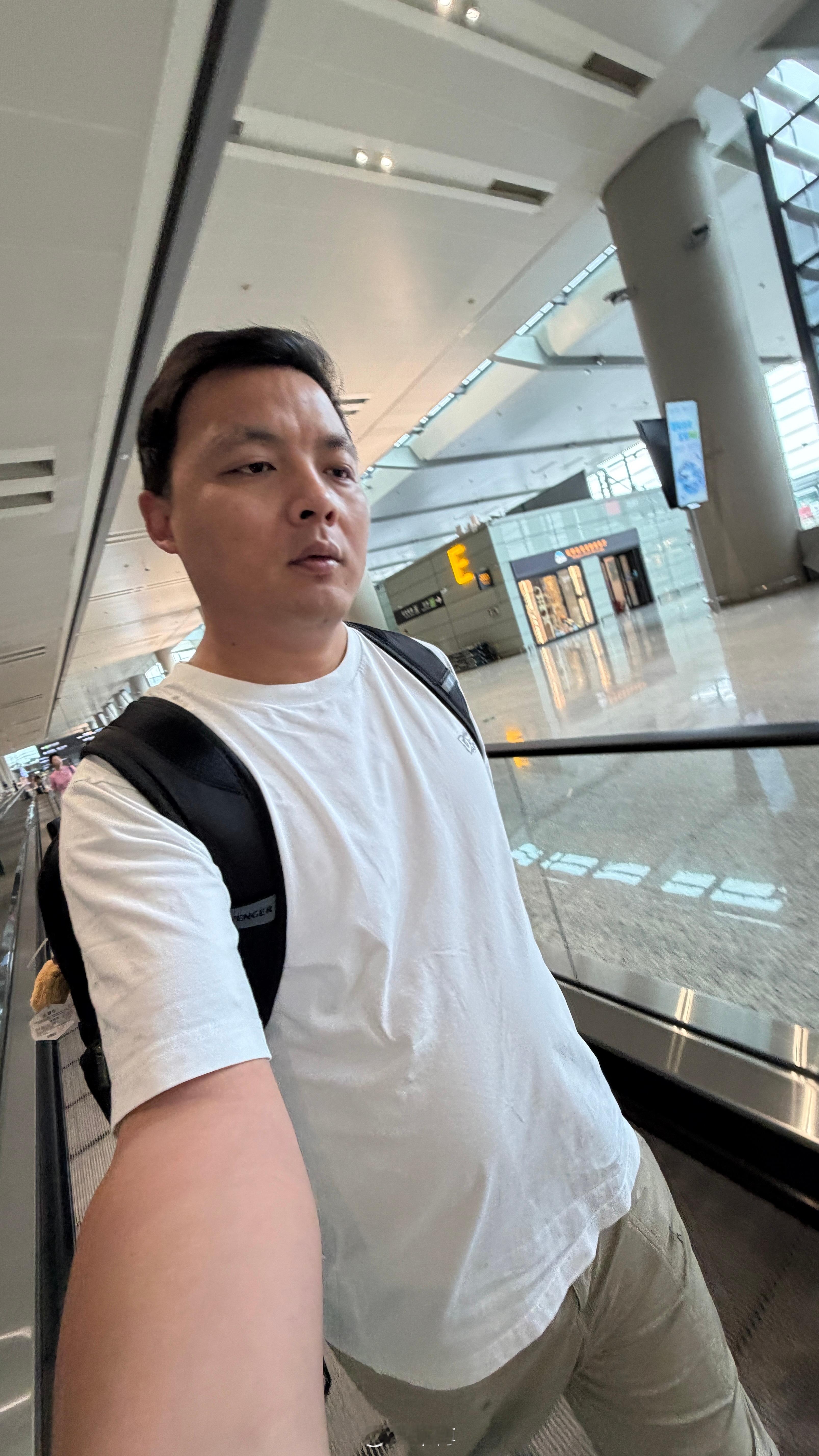 早安，熬夜看完世界杯，休息两天才能恢复。真的是年纪大了，不能通宵看球。下一站在哪