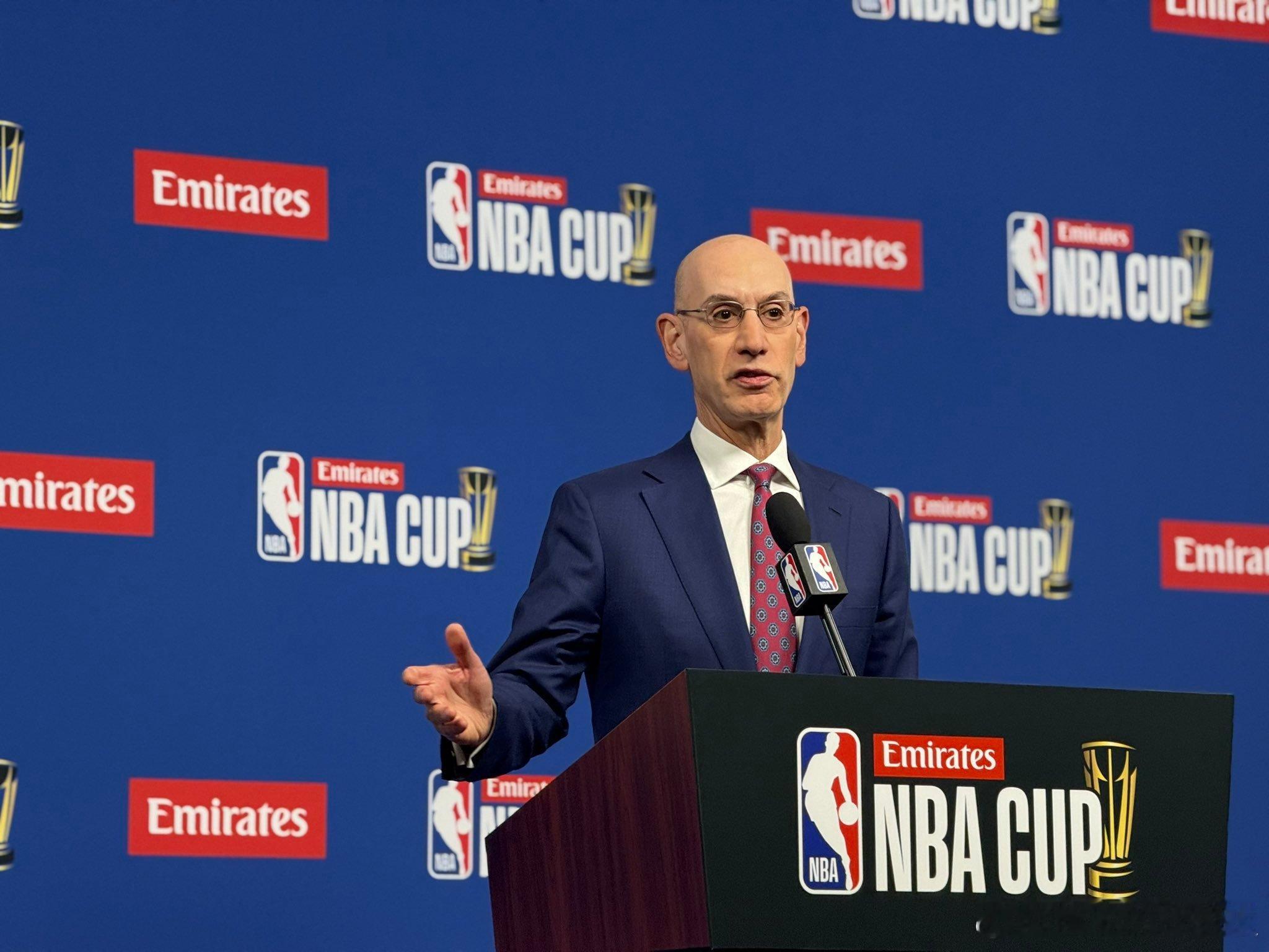 萧华表示，NBA将继续评估国内扩张计划：“我们正在考察拉斯维加斯，我们也考察过西