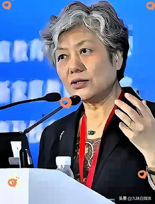 “不能判刑，那就高额罚款！”中国人民公安大学李玫瑾教授建议，凡是扶了老人被要求天