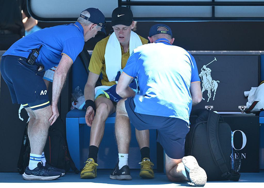 辛纳：“今天我运气不错，高温规则对我有所帮助。”辛纳第三轮赛后谈比赛中抽筋、顶棚